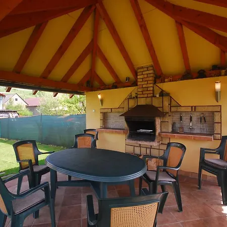 Elegant 펜션 Bešeňová